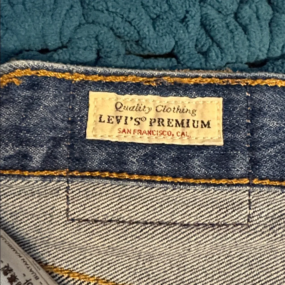 Distressed Levi’s Premium 501 S - Picture 6 of 13